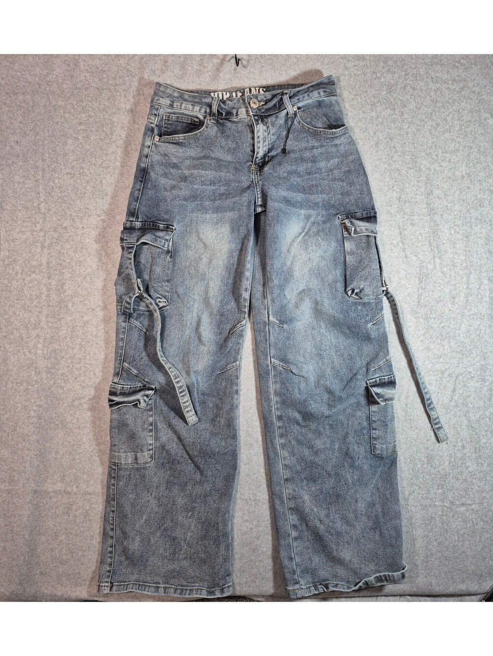 VIP Jeans Women’s 7/28 Light Wash Cargo Strap Jeans Y2K
